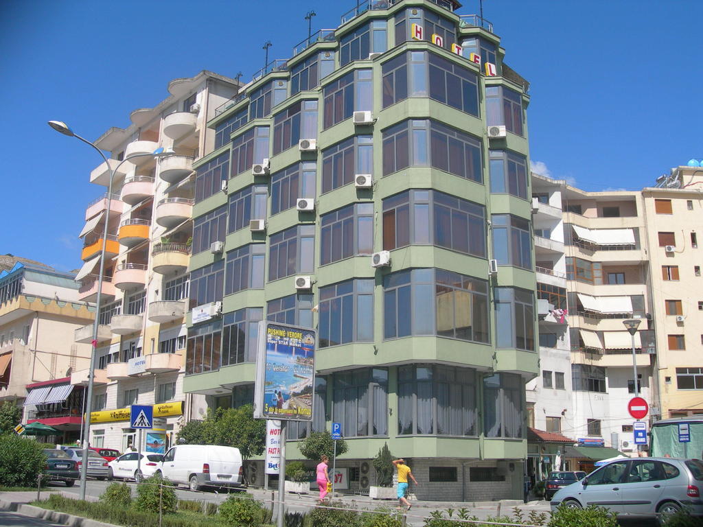 Hotel The First Αργυρόκαστρο Εξωτερικό φωτογραφία
