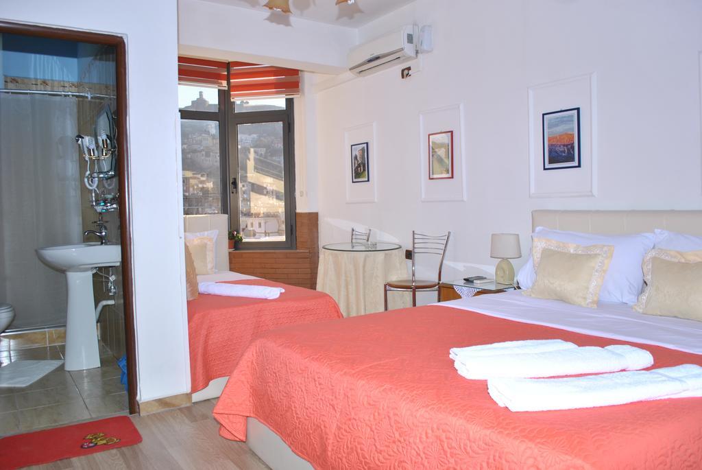 Hotel The First Αργυρόκαστρο Εξωτερικό φωτογραφία