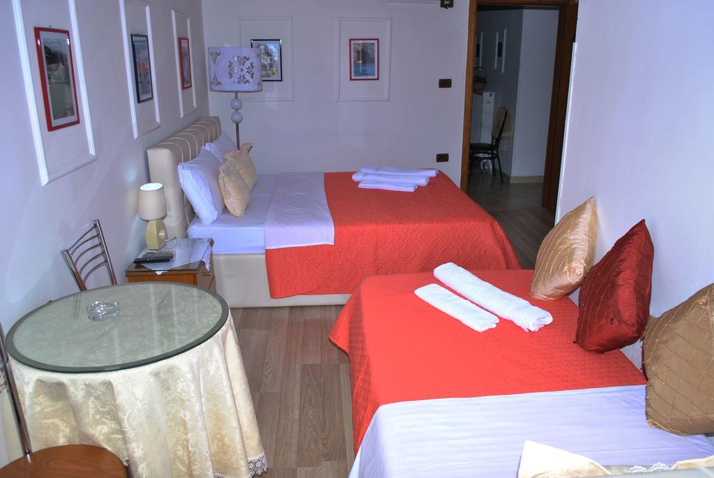 Hotel The First Αργυρόκαστρο Εξωτερικό φωτογραφία