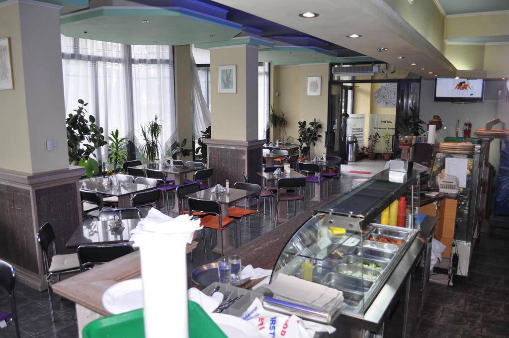 Hotel The First Αργυρόκαστρο Εξωτερικό φωτογραφία