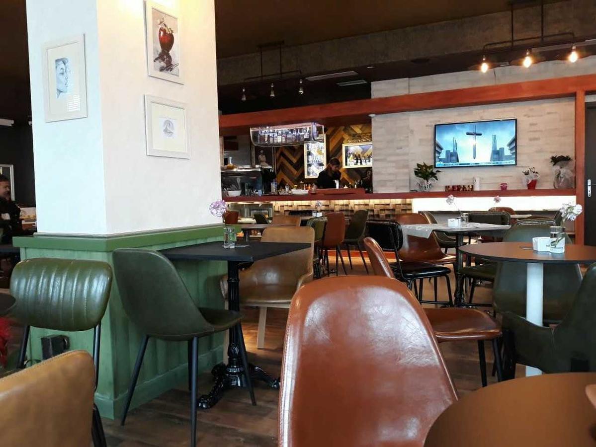 Hotel The First Αργυρόκαστρο Εξωτερικό φωτογραφία