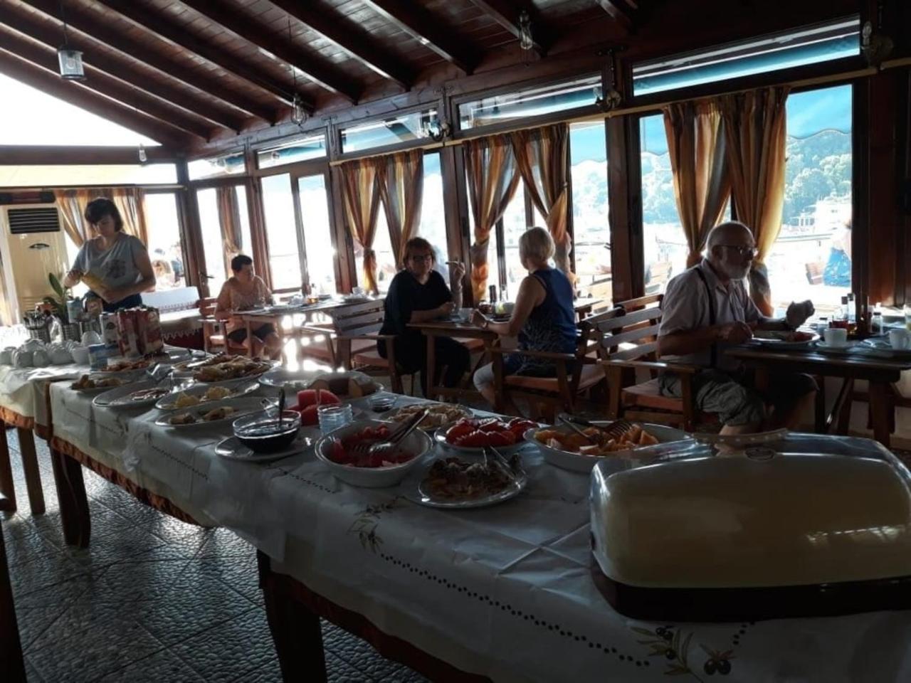 Hotel The First Αργυρόκαστρο Εξωτερικό φωτογραφία