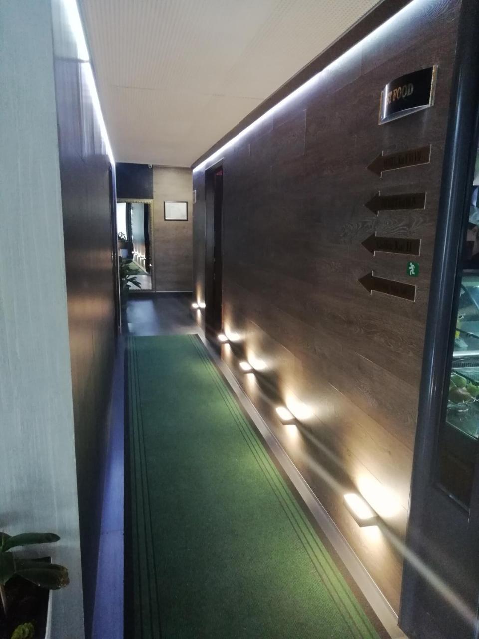 Hotel The First Αργυρόκαστρο Εξωτερικό φωτογραφία